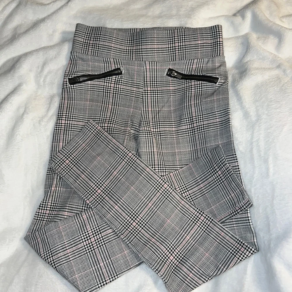 Old Navy Plaid Dressy Leggings